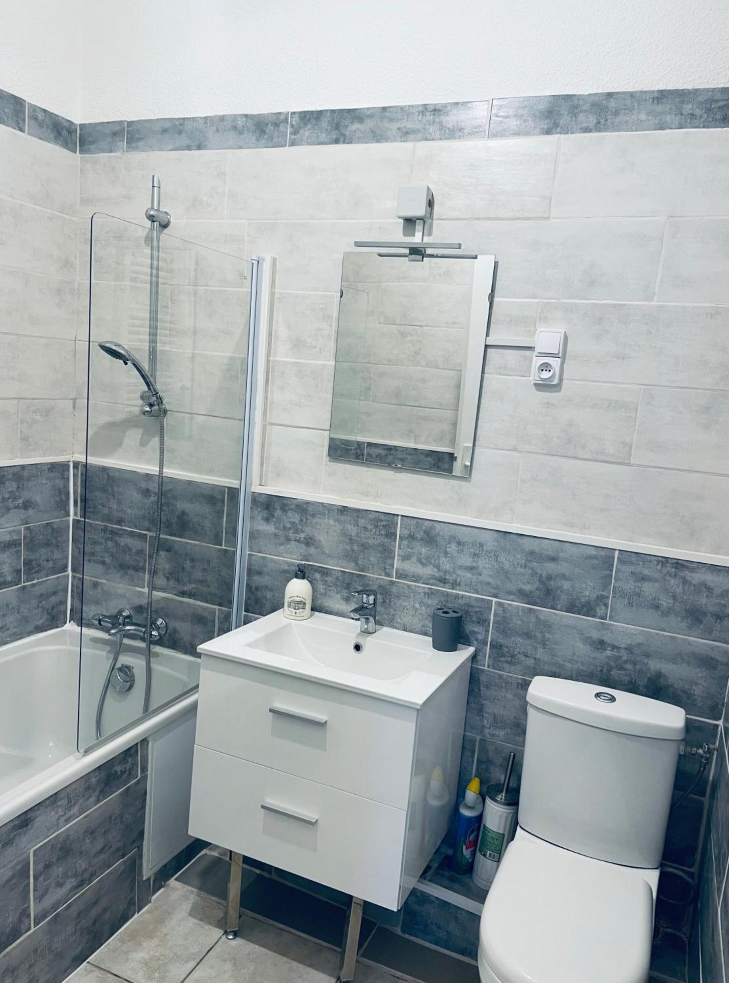 Appartement Authentique Coeur De Ville Sète Exteriör bild